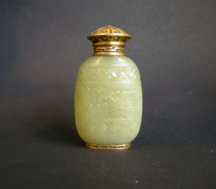 Jade green snuff bottle